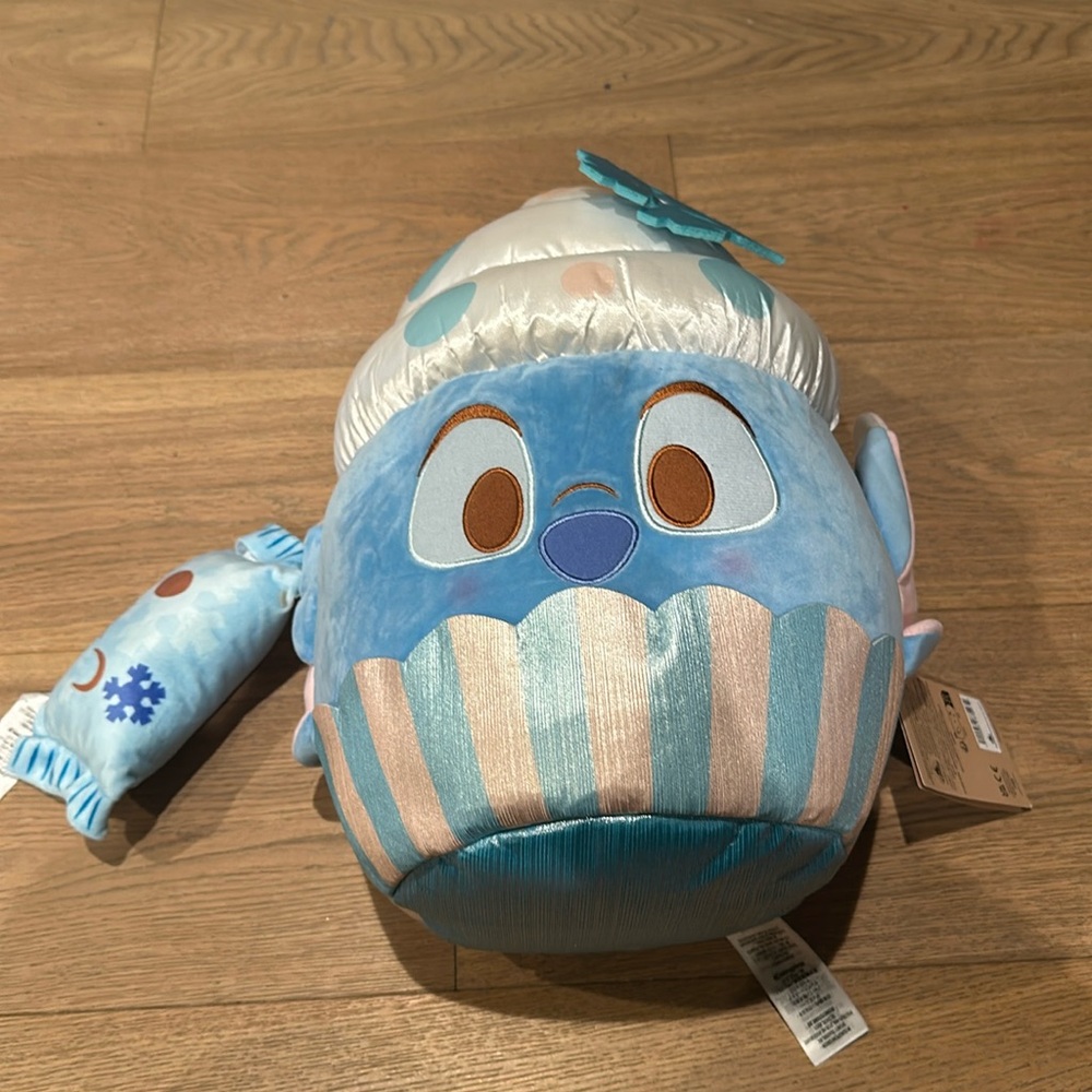 NWT Disney stitch cupcake munchlings large stuffed animal christmas holiday